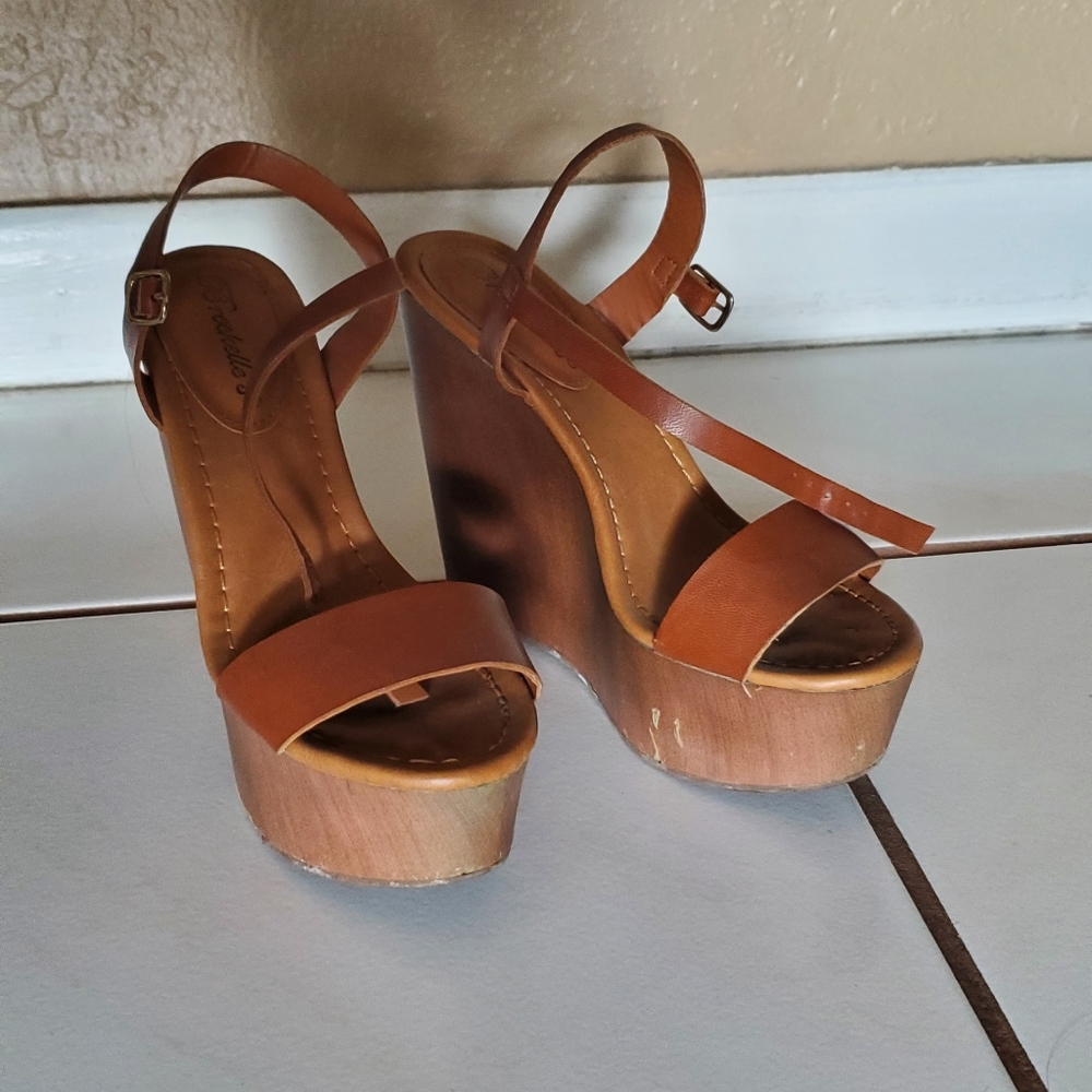 Used Wedged Heels sz.6
